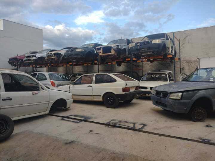 Veículos destinados à desmontagem autorizada no pátio